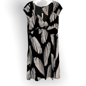 XL Dress With Leaf pattern